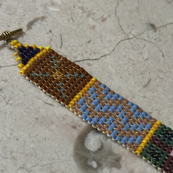 New Handmade Beaded Bracelet-Seed Beads in a Quilt Pattern-Gold Tone Closure - Picture 5 of 16